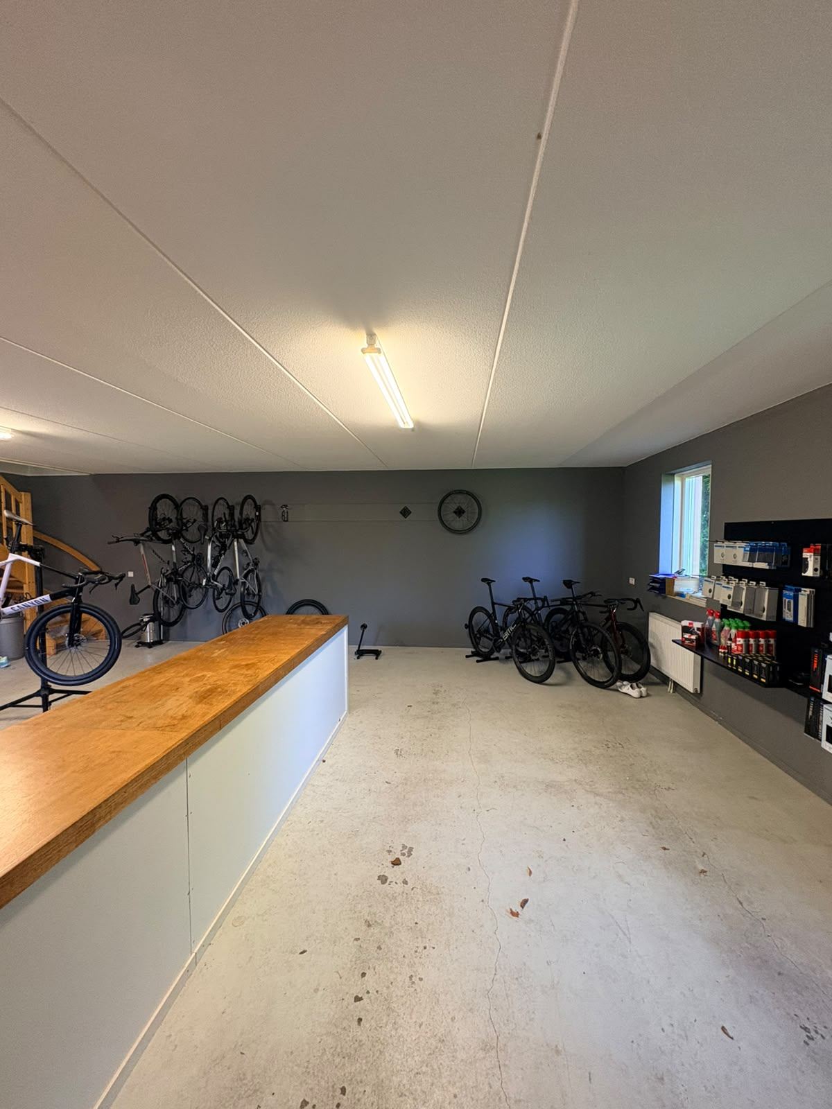 De werkplaats van Van Steensel Wielersport in Barendrecht